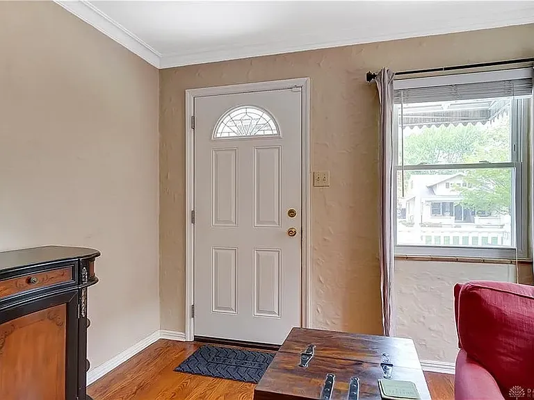 242 Claranna Ave — Photo 6