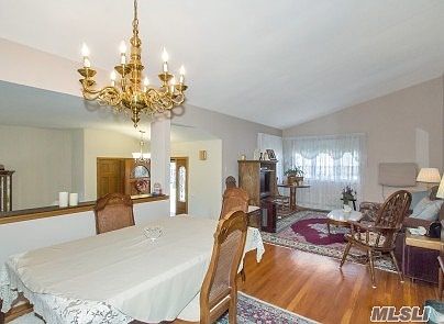 3rd image of 20 Pioneer Blvd