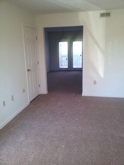 2nd image of 907 Antioch Rd APT 26