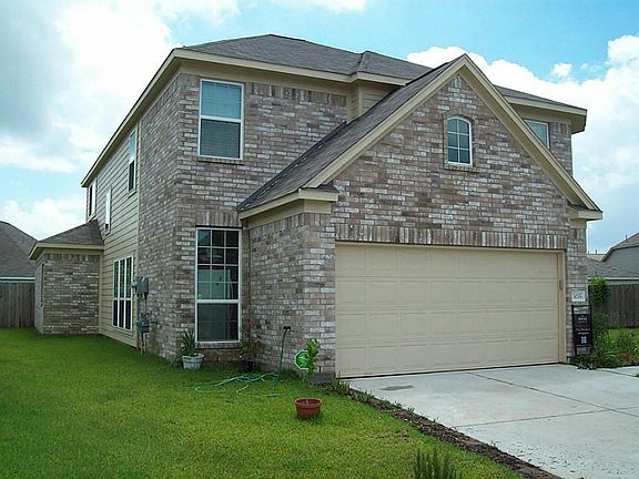 Front view. Window in the Garage