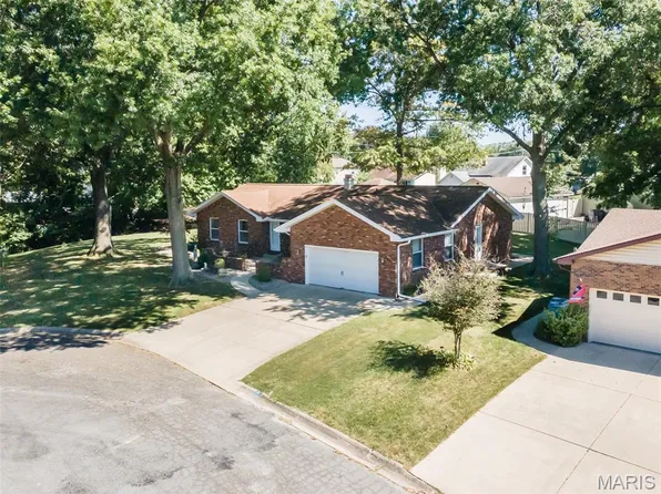 6 Michael Ct, Bethalto, IL 62010