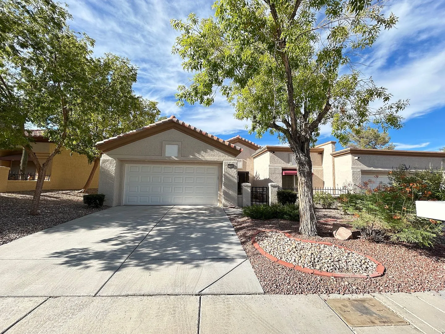 Sun City Summerlin Home on Golf Course! — Photo 1