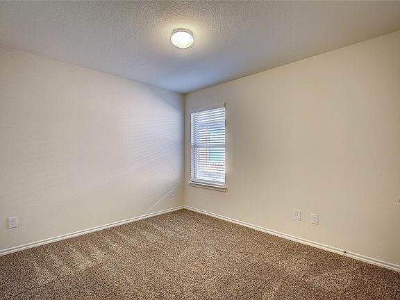 4th image of 805 Costlow Ln