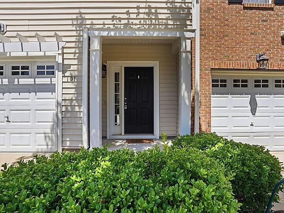 2nd image of 101 Fanwood Ct