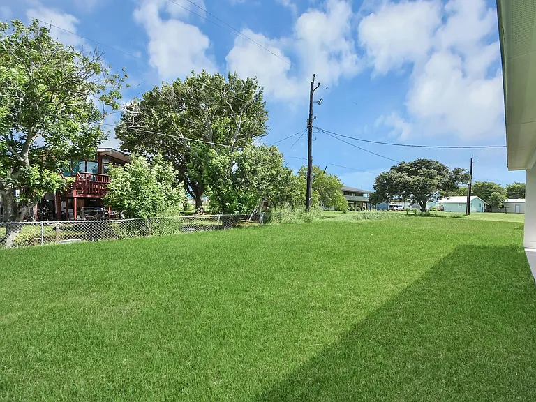 638 Stovall Dr — Photo 40