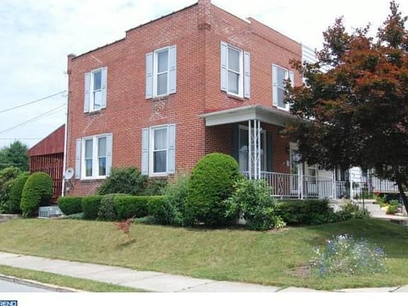 3rd image of 501 E Locust St