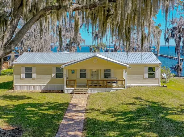 108 Crescent Lake Dr, Crescent City, FL 32112