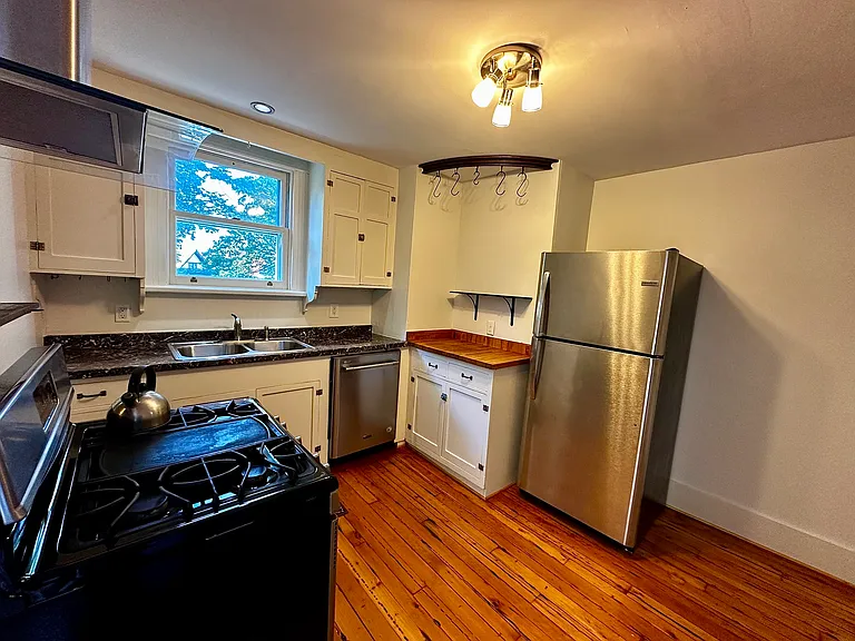 510 Lafayette Ave #2 — Photo 13