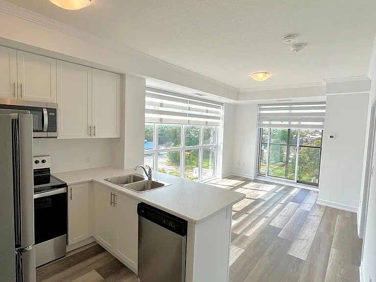 460 Dundas St E #602 — Photo 6
