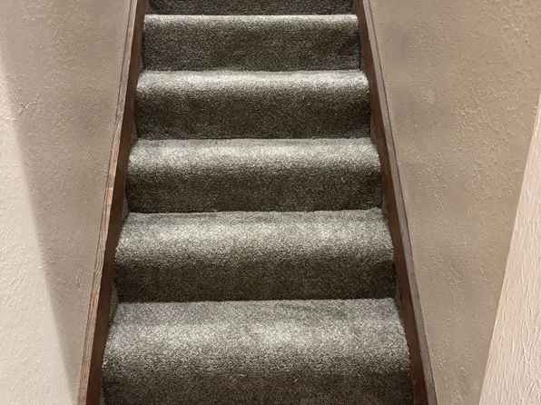 525 N Main St, Uhrichsville, OH 44683