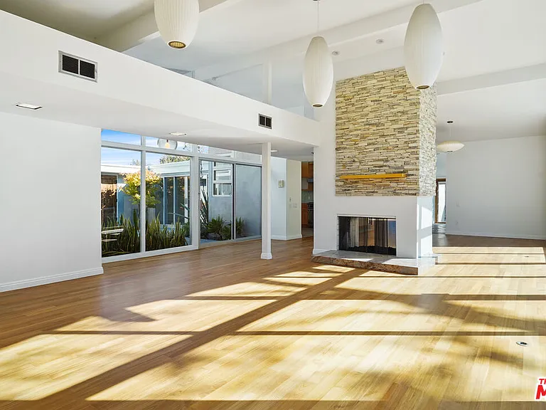 30725 Manzano Dr — Photo 17