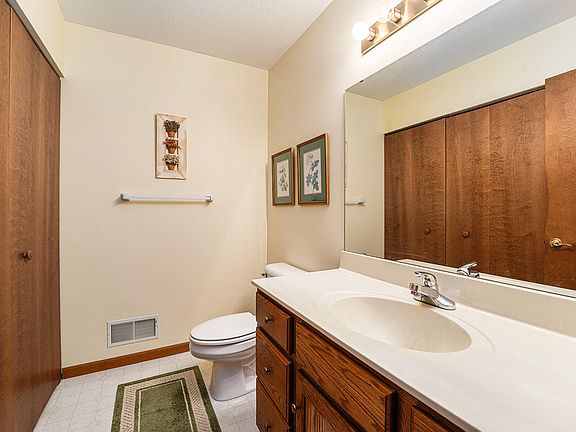 5th image of 167 Bridgewood Dr