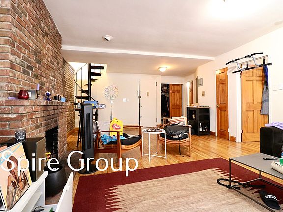 4th image of 128 W 73rd St APT 4A