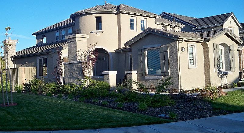 Front Door + Courtyard