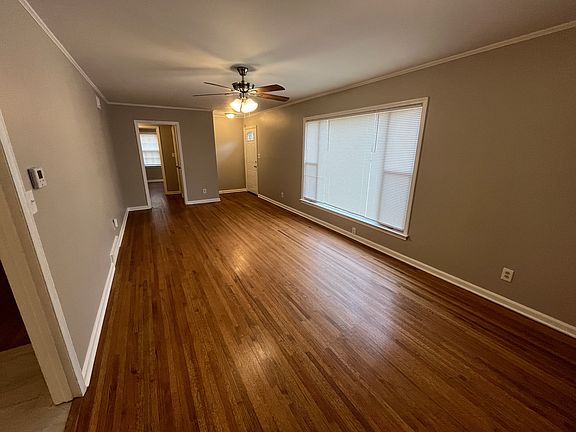 4th image of 4860 Berrydale Ave