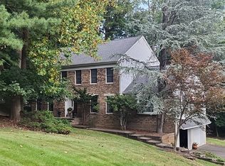 1 Saddle Ridge Ln, Park Ridge, NJ 07656