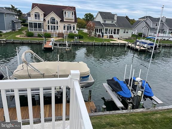 3rd image of 10 Stacy Ct