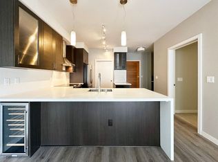 1760 NW 56th St #402, Seattle, WA 98107