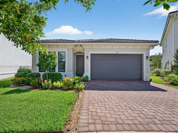 3925 NW 89th Way, Coral Springs, FL 33065