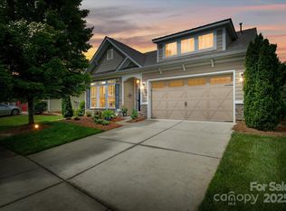 8818 Artesa Mill Ln, Charlotte, NC 28214