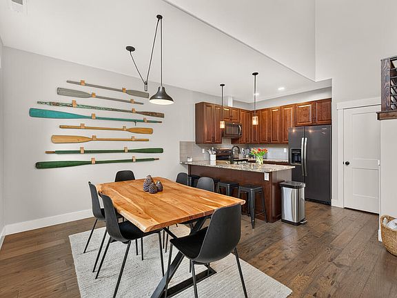 3rd image of 607 Blue Water Cir
