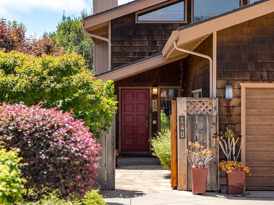 1st image of 140 Vista Mar Ct