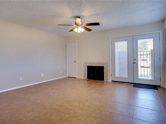 3rd image of 3113 Sondra Dr APT 102