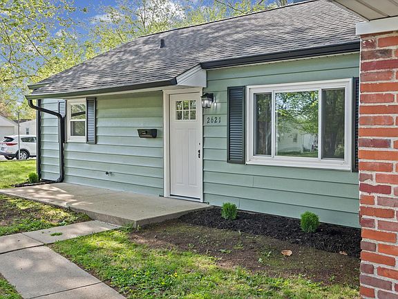 3rd image of 2621 Underwood St