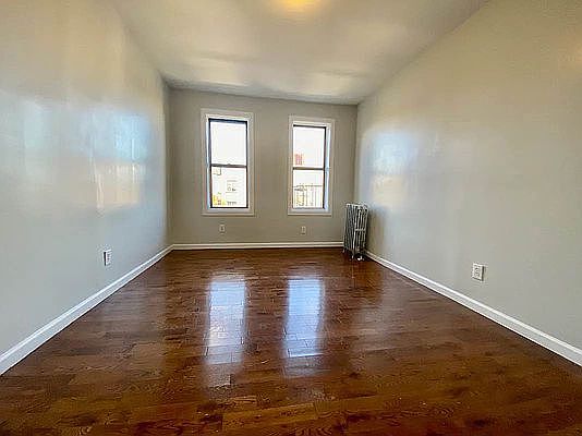 2nd image of 115 Post Ave APT 5B