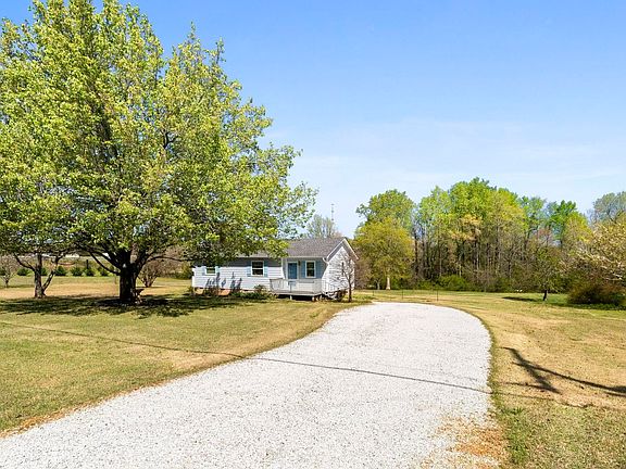 3rd image of 7 Belvue School Rd