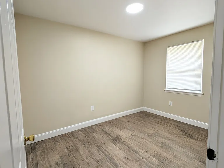 2001 James Dr — Photo 11