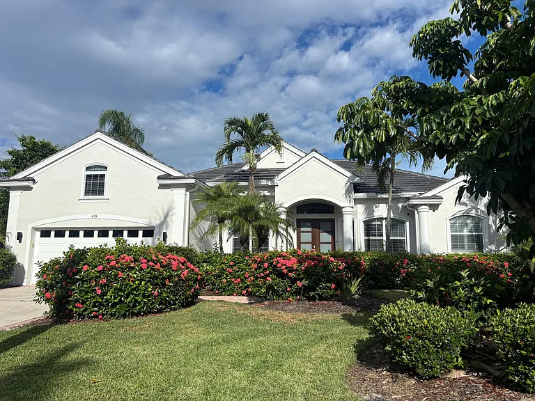 419 Bird Key Dr — Photo 1