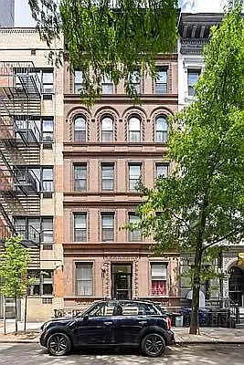 Rented by Compass | media 7