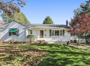 545 Ashwood Ave, Roselle Park, NJ 07204