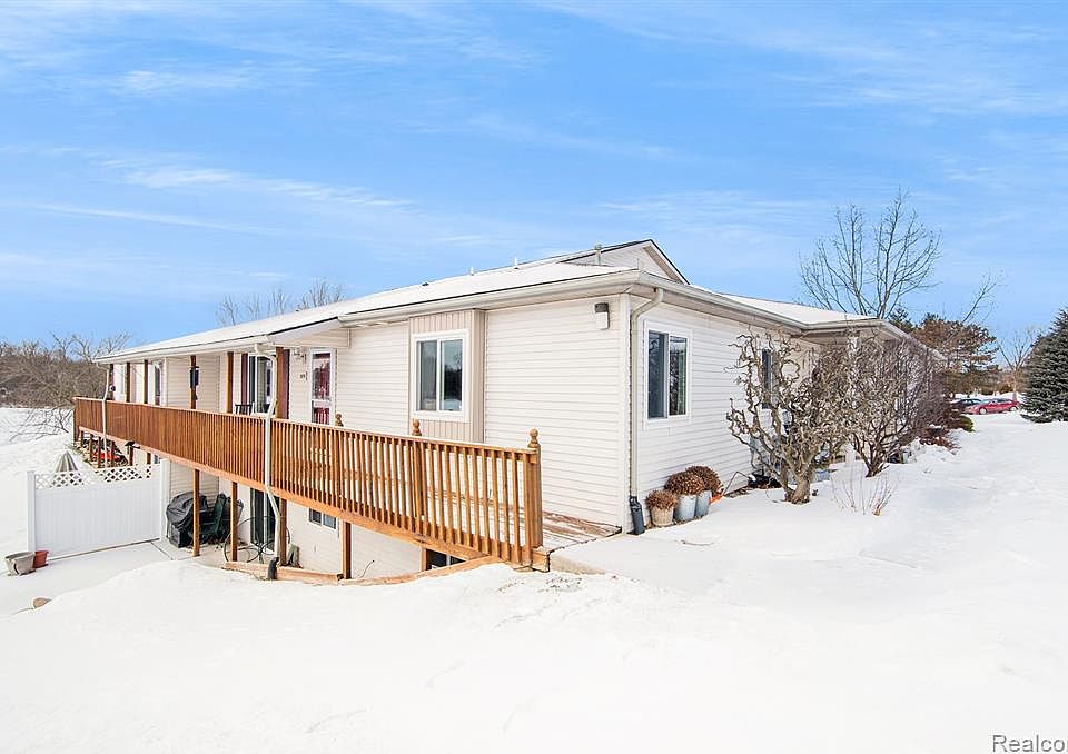 1st image of 1079 Lake Park Cir