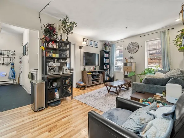 136 Prince St APT 3, Boston, MA 02113