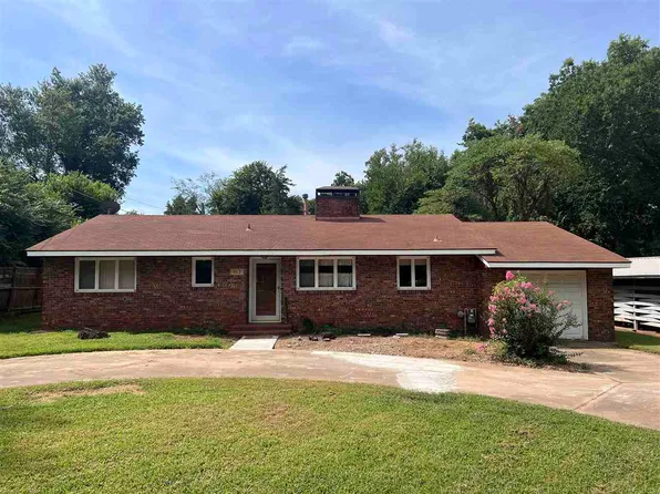 812 E Overbrook Ave, Ponca City, OK 74601