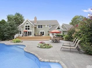 1375 Country Club Dr, Cutchogue, NY 11935