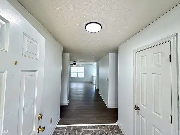 652 Loon Ln — Photo 2