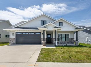 4487 Ewing Dr, Dubuque, IA 52002