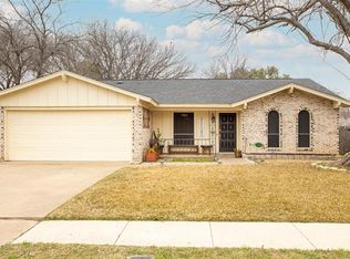 1011 Fairfax Ct, Arlington, TX 76015