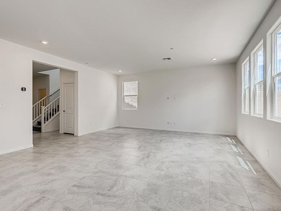 5th image of 8379 Lagunilla Ave
