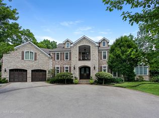 251 Bristol St, Northfield, IL 60093