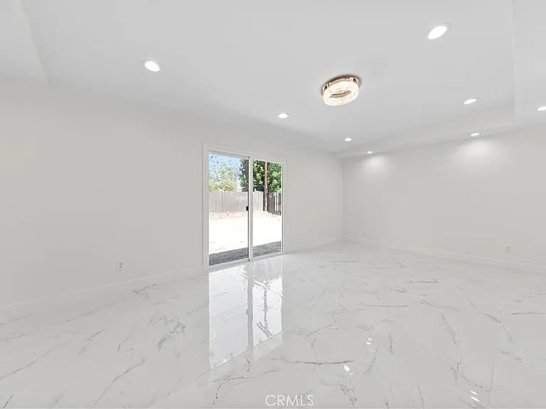 8832 Odessa Ave — Photo 8