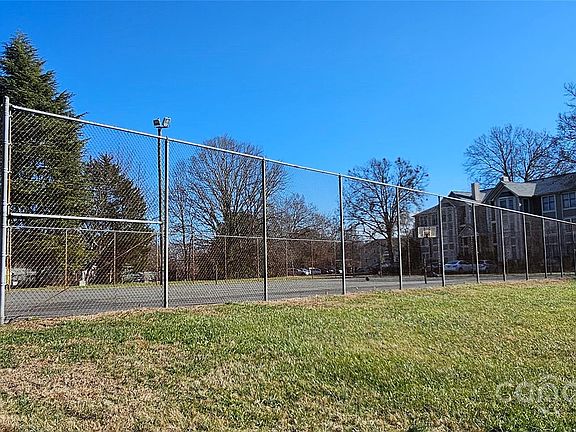 5th image of 6127 Meadow Rose Ln