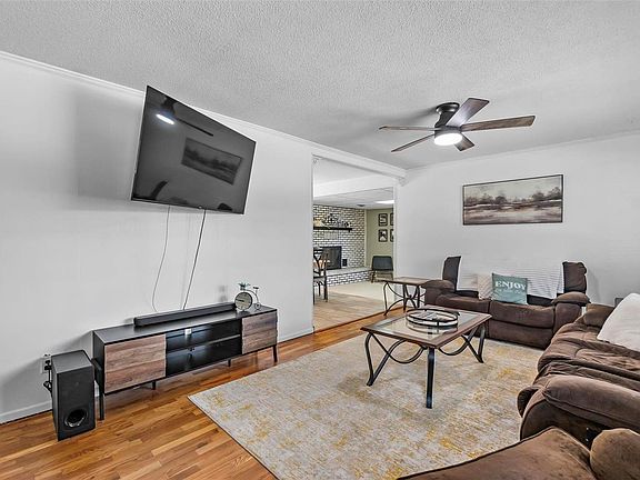 2nd image of 1054 Patricia St