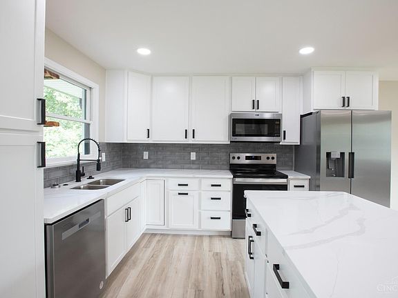 4th image of 11602 Sharonwoods Ct