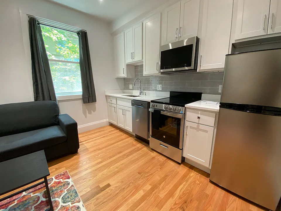 23 Regent Cir #3