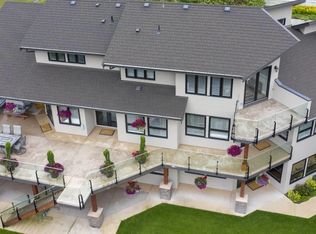 20998 River Rd, Maple Ridge, BC V2X 1Z9
