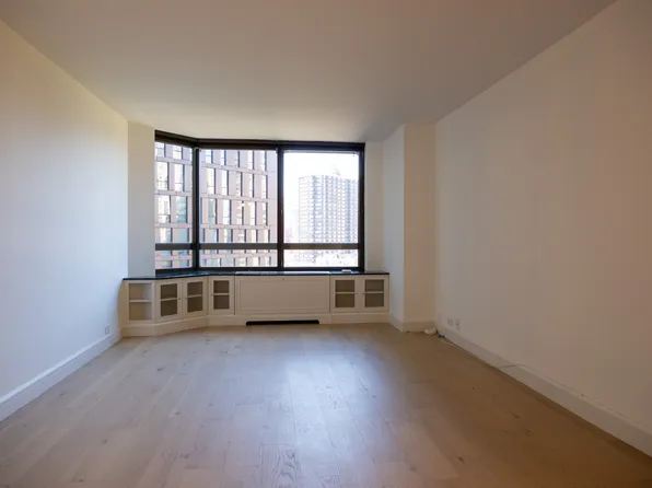 630 First Avenue image 3 of 10